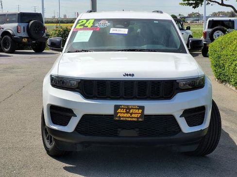 Used 2024 Jeep Grand Cherokee Altitude AWD/4WD image 2