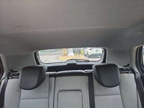 Used 2019 Chevrolet Trax LT w/ LT Convenience Package FWD image 11