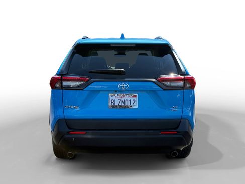 Used 2019 Toyota RAV4 LE w/ All Weather Liner Package AWD/4WD image 4