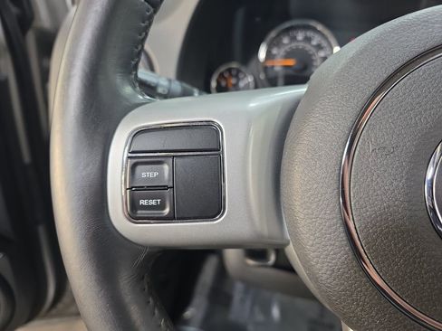 Used 2017 Jeep Compass High Altitude AWD/4WD image 16