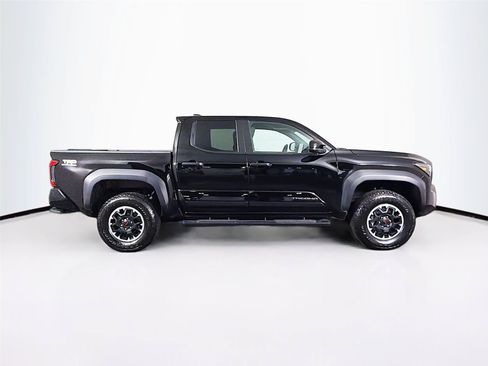 Used 2024 Toyota Tacoma TRD Off-Road AWD/4WD image 12