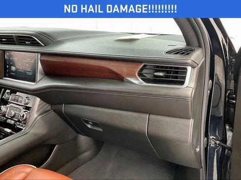 Used 2023 GMC Yukon XL Denali Ultimate AWD/4WD image 18