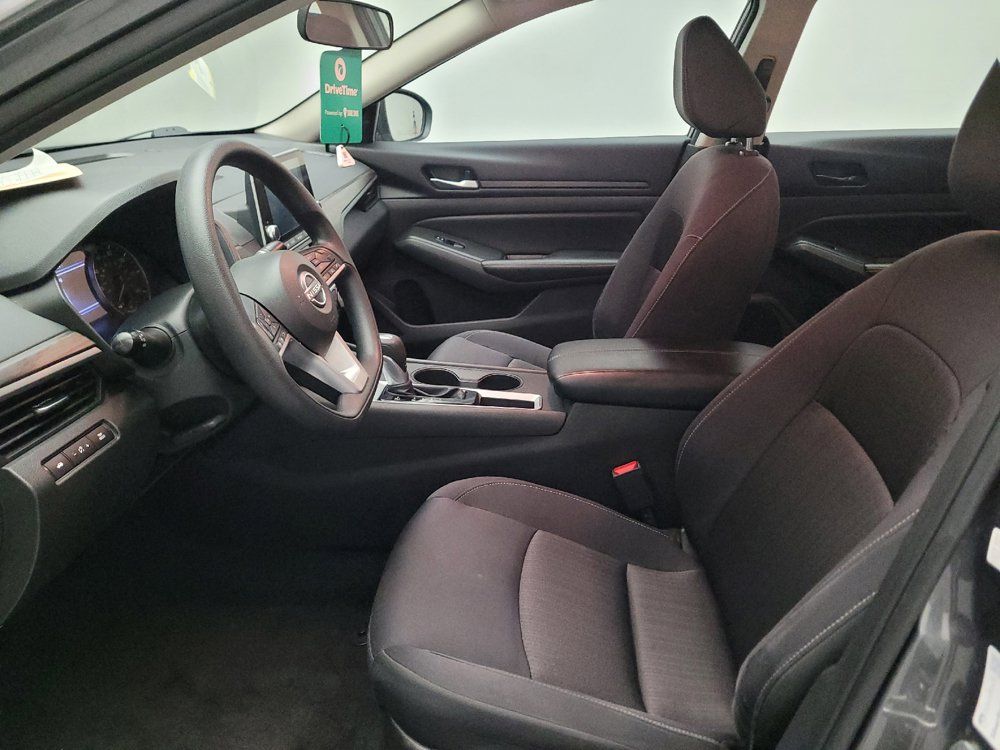 Used 2025 Nissan Altima 2.5 SV FWD image 17