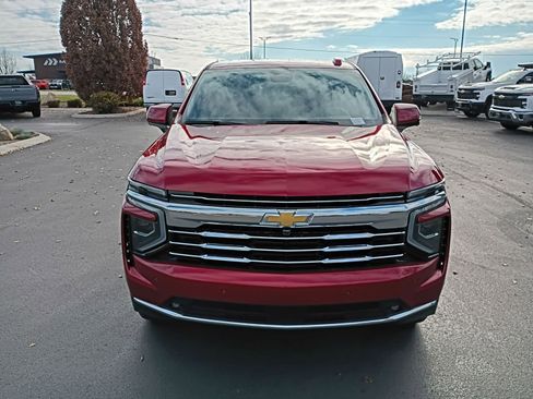 New 2026 Chevrolet Suburban LT image 16