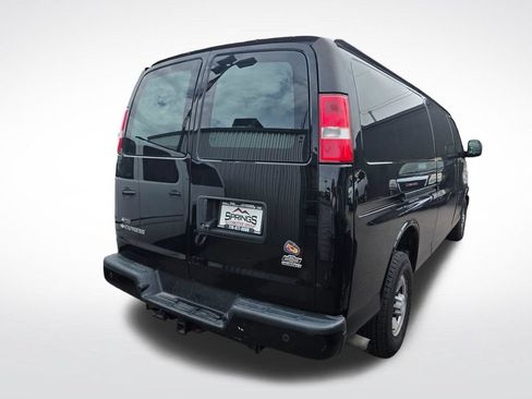 Used 2020 Chevrolet Express 3500 Extended w/ Driver Convenience Package RWD image 6