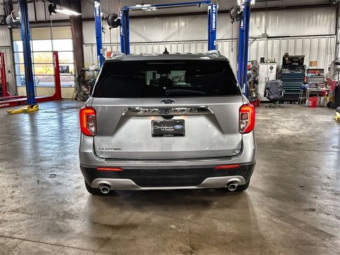 Used 2022 Ford Explorer Limited image 7
