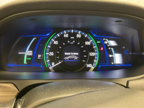 Used 2017 Honda Accord Hybrid Sedan image 2