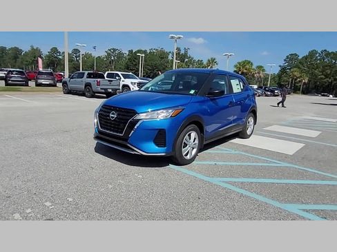 New 2025 Nissan Kicks Play S image 20