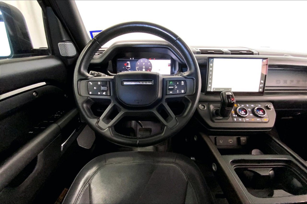 Used 2023 Land Rover Defender 130 X-Dynamic SE AWD/4WD image 14