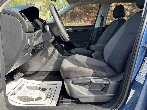 Used 2018 Volkswagen Tiguan S image 16