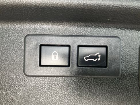 Used 2023 Subaru Forester Limited image 28