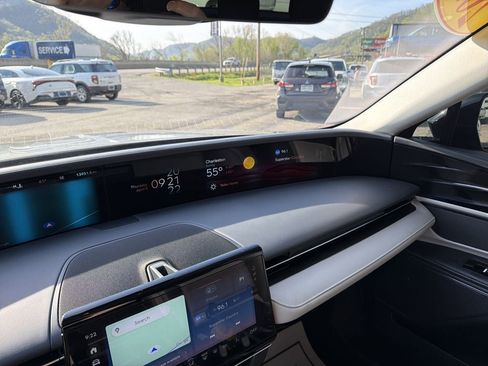 Used 2024 Lincoln Nautilus Reserve image 18