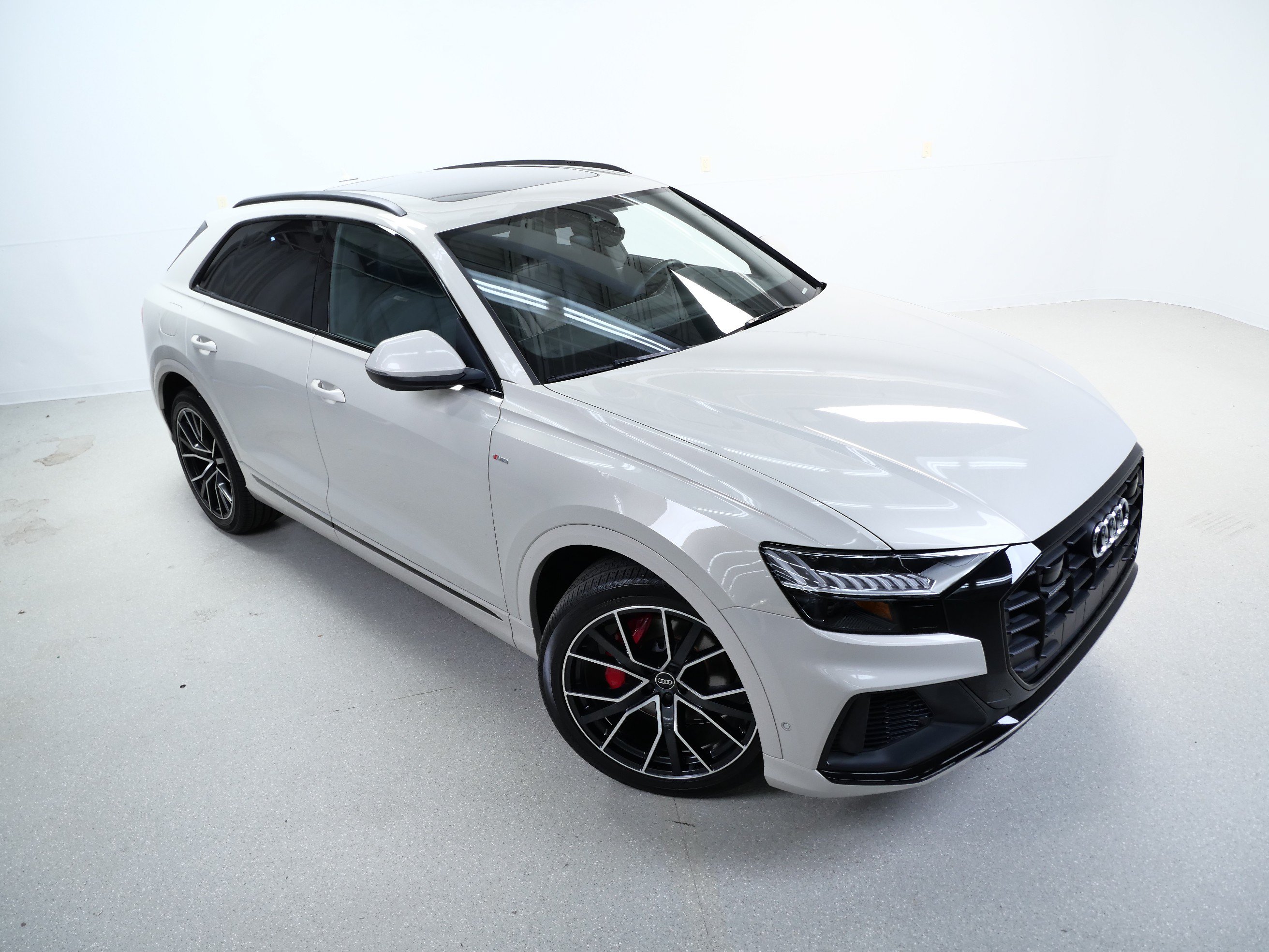 Used 2023 Audi Q8 Premium Plus w/ Premium Plus Package AWD/4WD image 4