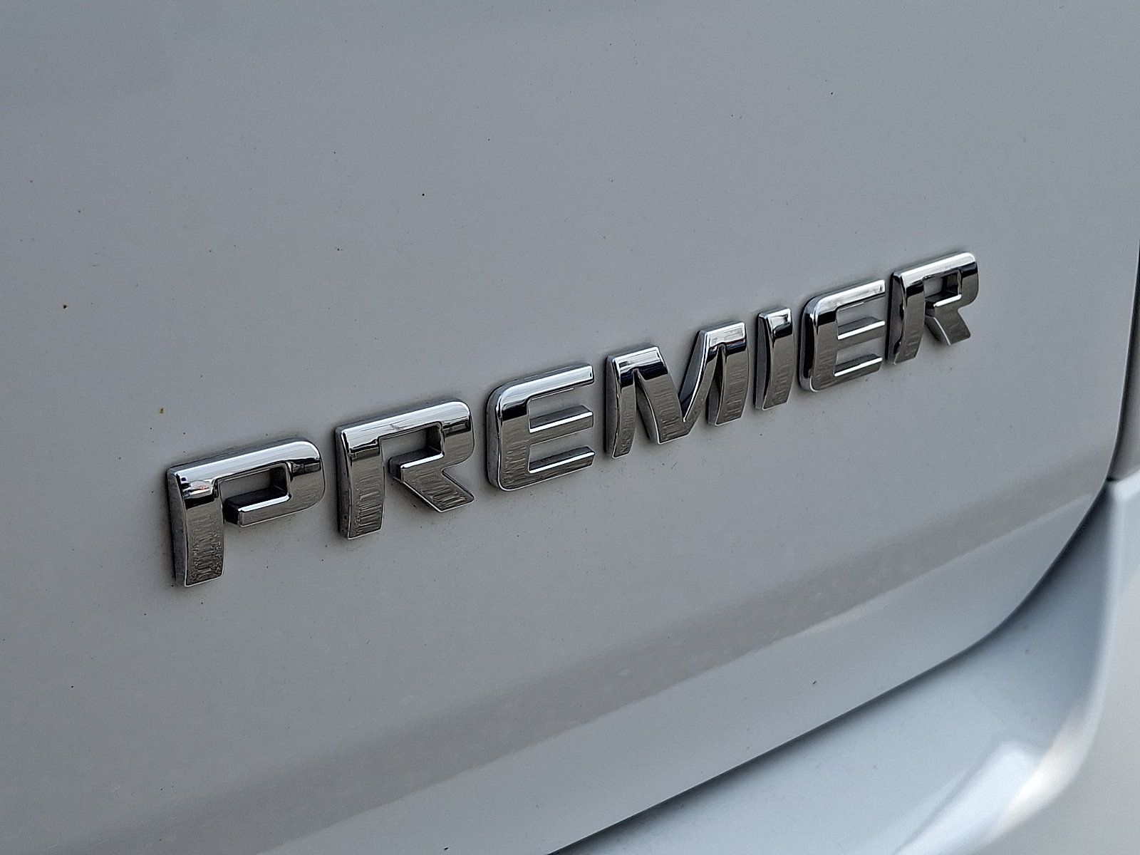 Certified 2023 Chevrolet Traverse Premier FWD image 36
