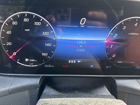 Certified 2023 Mercedes-Benz GLC 300 4MATIC image 3