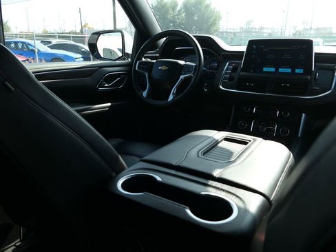 Used 2024 Chevrolet Suburban LT image 24