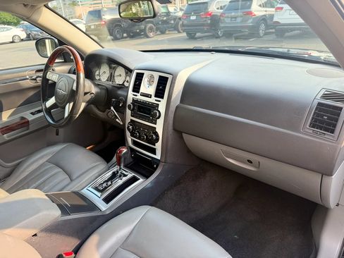 Used 2005 Chrysler 300 C w/ Cold Weather Group RWD image 33