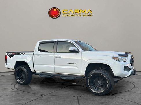 Used 2020 Toyota Tacoma SR image 10