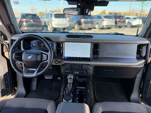 Certified 2025 Ford Bronco Big Bend image 3