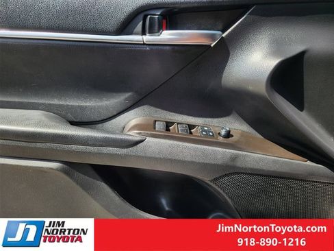 Used 2021 Toyota Camry SE FWD image 23
