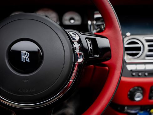 Used 2018 Rolls-Royce Dawn RWD image 44