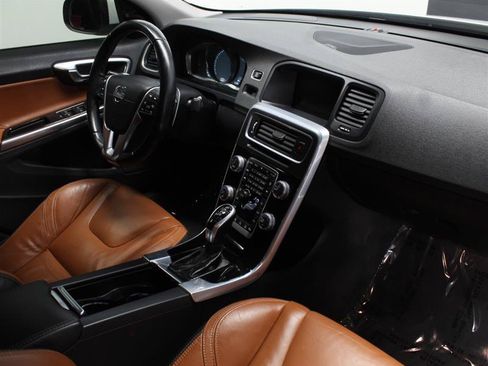 Used 2015 Volvo S60 T6 Platinum FWD image 10