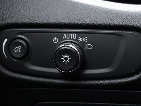 Used 2021 Chevrolet Malibu Premier image 21