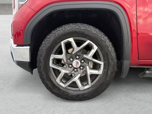 Certified 2024 GMC Sierra 1500 SLT image 23