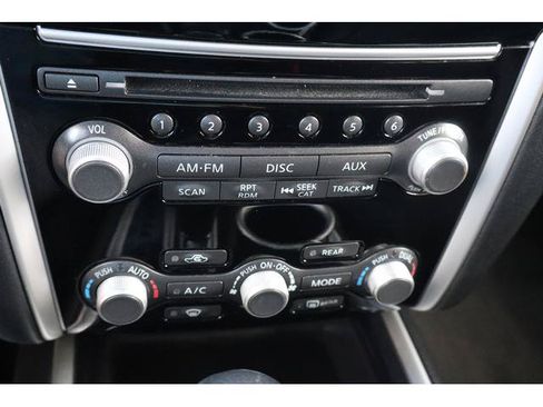 Used 2013 Nissan Pathfinder SV AWD/4WD image 15