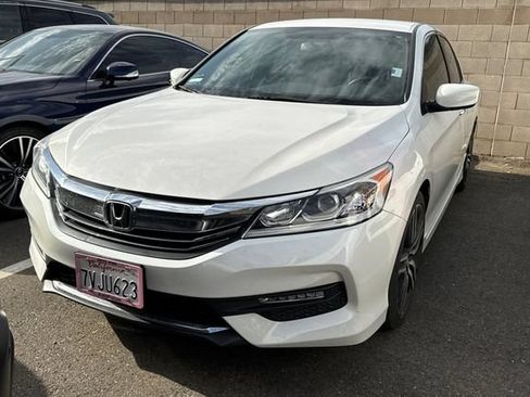 Used 2017 Honda Accord Sport image 7