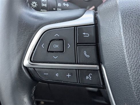 Used 2022 Toyota Highlander XLE image 29