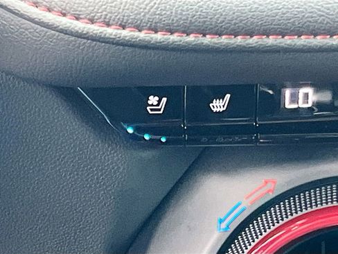 Used 2022 Chevrolet Blazer RS w/ Enhanced Convenience Package image 21