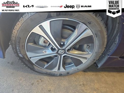 Used 2019 Nissan Leaf SV FWD image 4