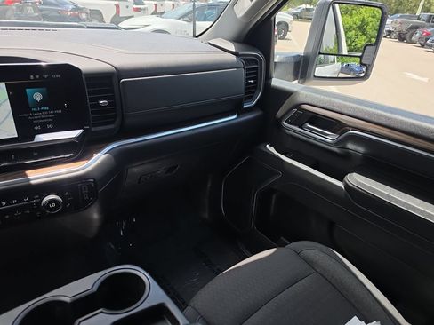 Used 2025 Chevrolet Silverado 2500 LT w/ Convenience Package AWD/4WD image 27