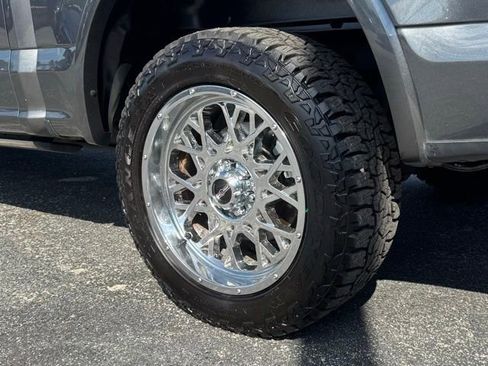 Used 2019 Ford F150 Platinum w/ Equipment Group 701A Luxury AWD/4WD image 22