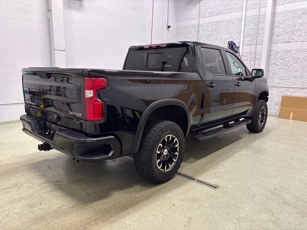 Used 2023 Chevrolet Silverado 1500 ZR2 w/ Technology Package AWD/4WD image 4