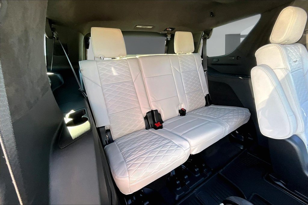 Certified 2025 Cadillac Escalade V AWD/4WD image 30