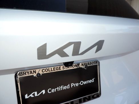 New 2025 Kia Sorento LX FWD image 10