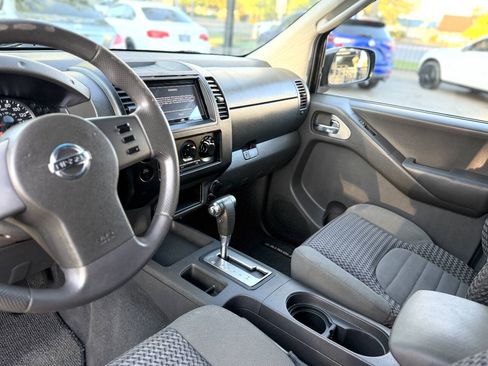 Used 2007 Nissan Frontier SE w/ SE Value Truck Pkg AWD/4WD image 12