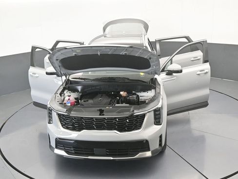 Used 2025 Kia Sorento S w/ Panoramic Sunroof Package image 35