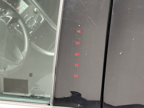 Used 2019 Ford Fusion SE image 7