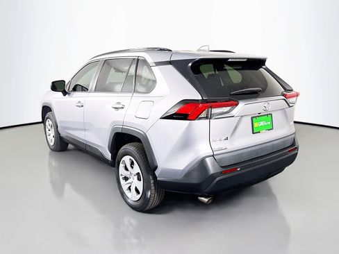 Used 2021 Toyota RAV4 LE image 7
