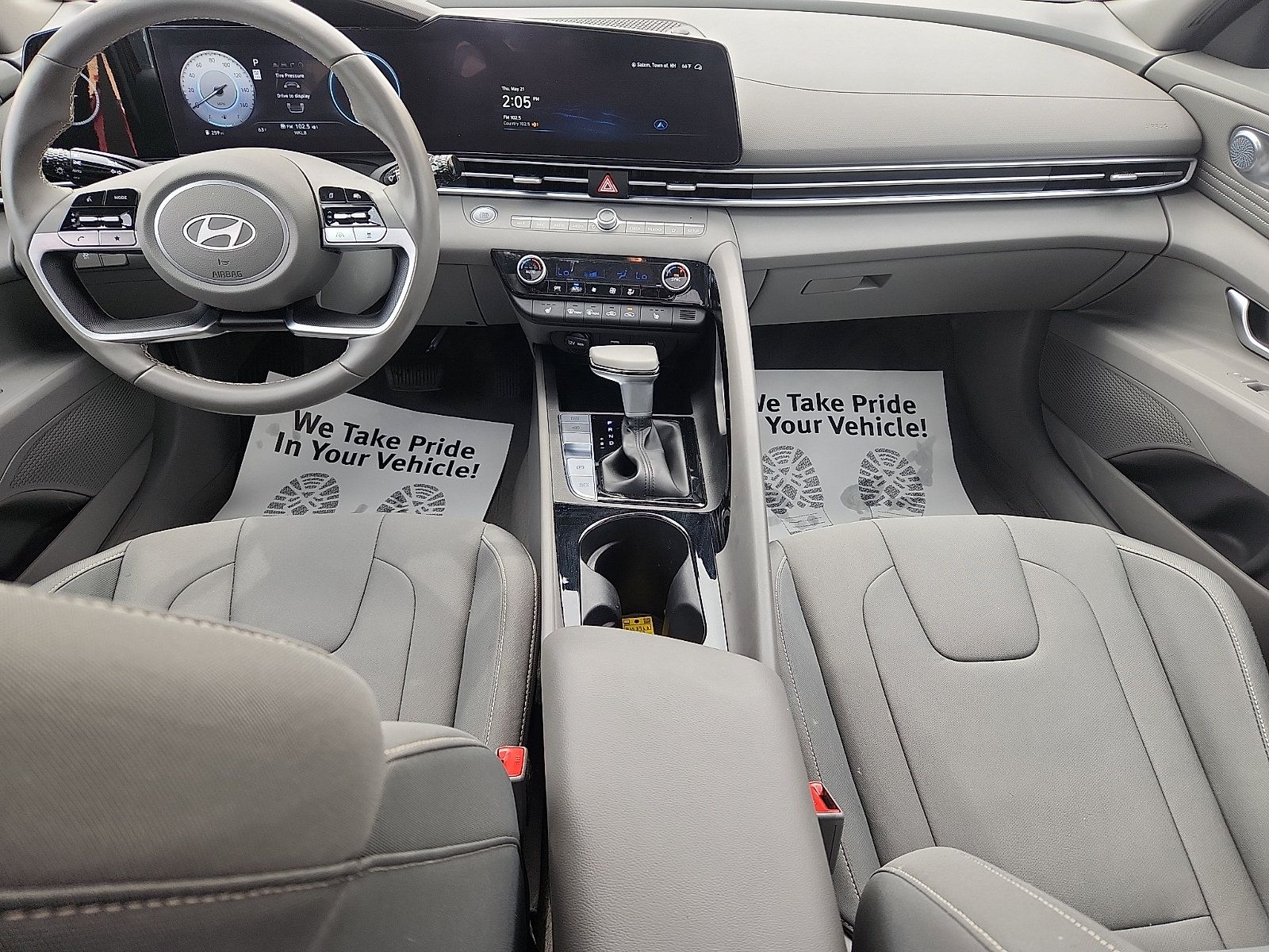 Used 2024 Hyundai Elantra SEL w/ Convenience Package FWD image 9