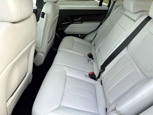Used 2023 Land Rover Range Rover Sport SE image 12