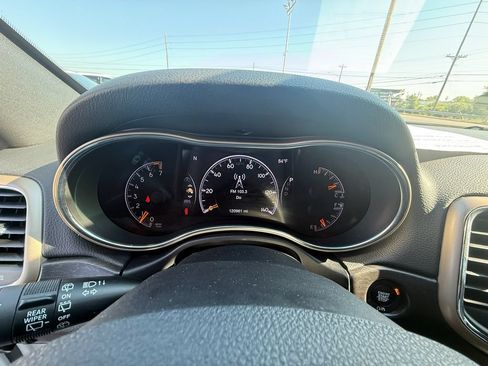 Used 2017 Jeep Grand Cherokee Limited AWD/4WD image 16