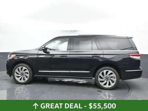 Used 2024 Lincoln Navigator Premiere image 9