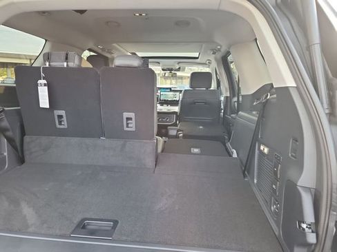 New 2025 Ford Expedition Active image 39