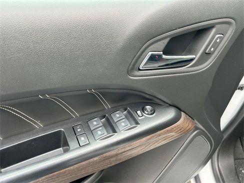 Used 2022 GMC Canyon Denali image 22