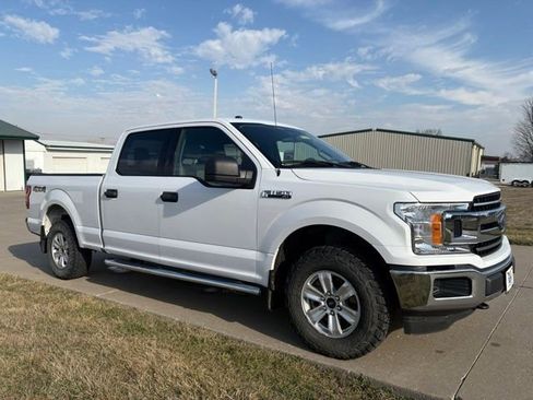 Used 2018 Ford F150 XLT image 2