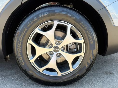 Used 2022 Kia Telluride EX w/ Towing Package AWD/4WD image 13